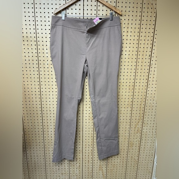 - Torrid Deluxe Straight Khaki Pants - Picture 1 of 5